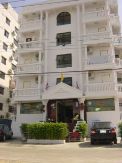 Soi Si Dan 19, Srinakarin Road room for rent